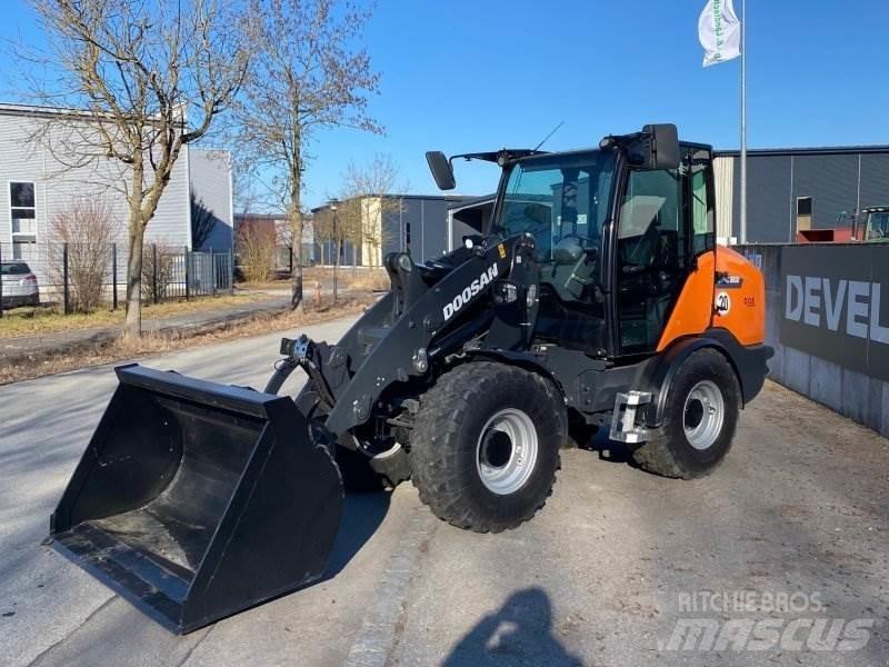 Doosan DL 80-7 Radlader