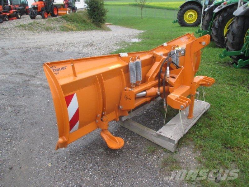 Hauer HSH 2800 Schneeschilde und -pflüge