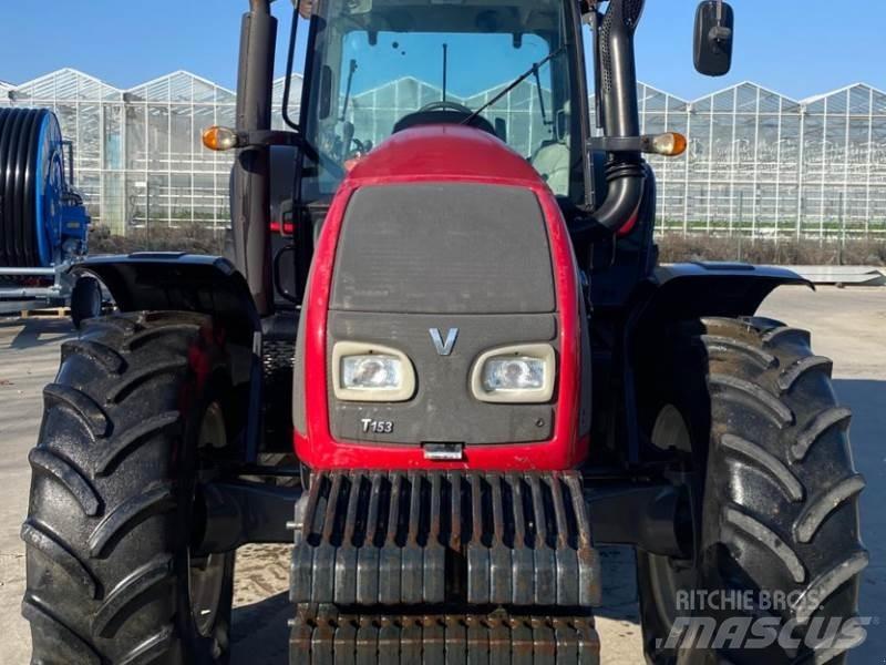 Valtra T153 H Traktoren