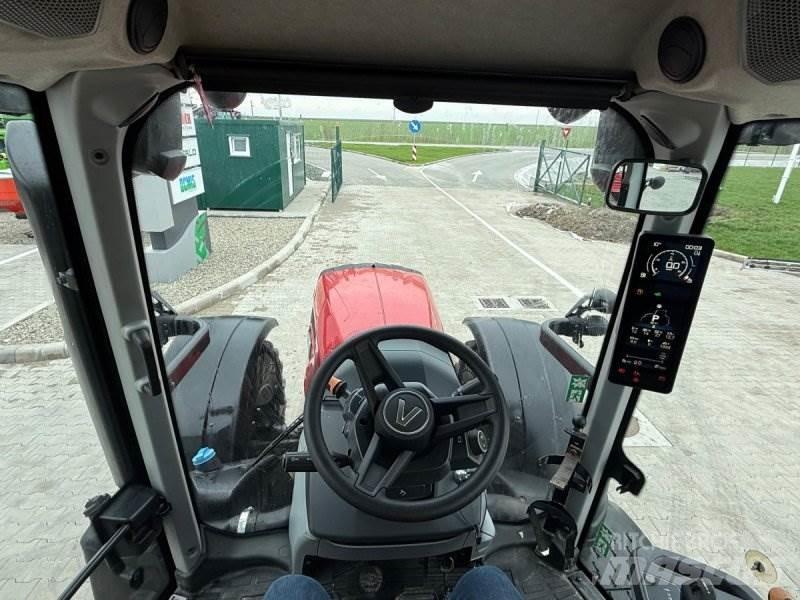 Valtra T235A Traktoren