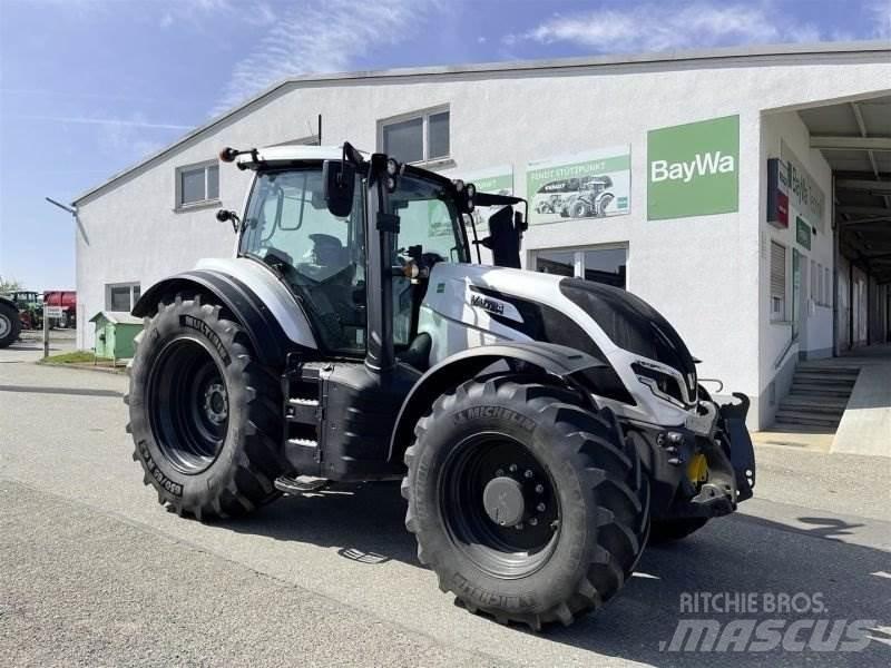 Valtra T235D Traktoren