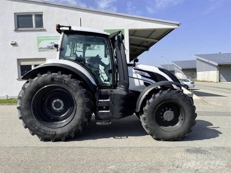 Valtra T235D Traktoren