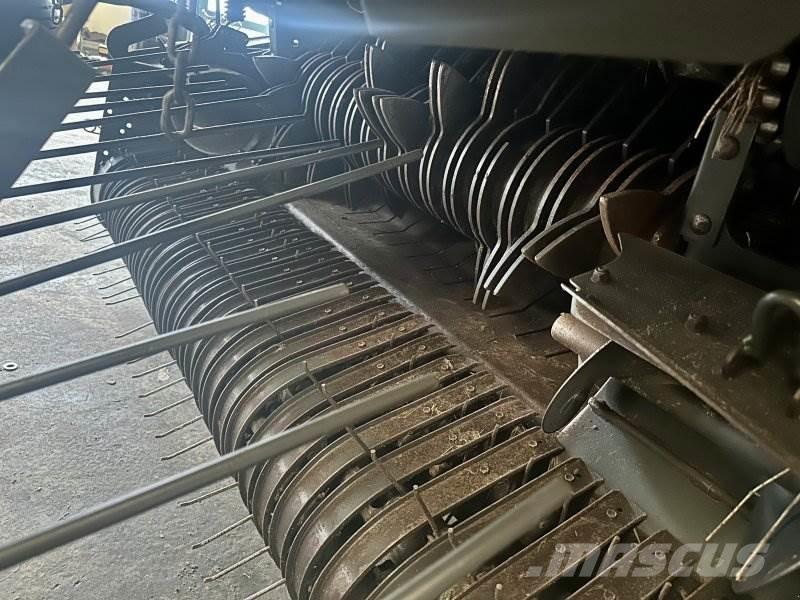 Vicon RV 4220 Rundballenpressen