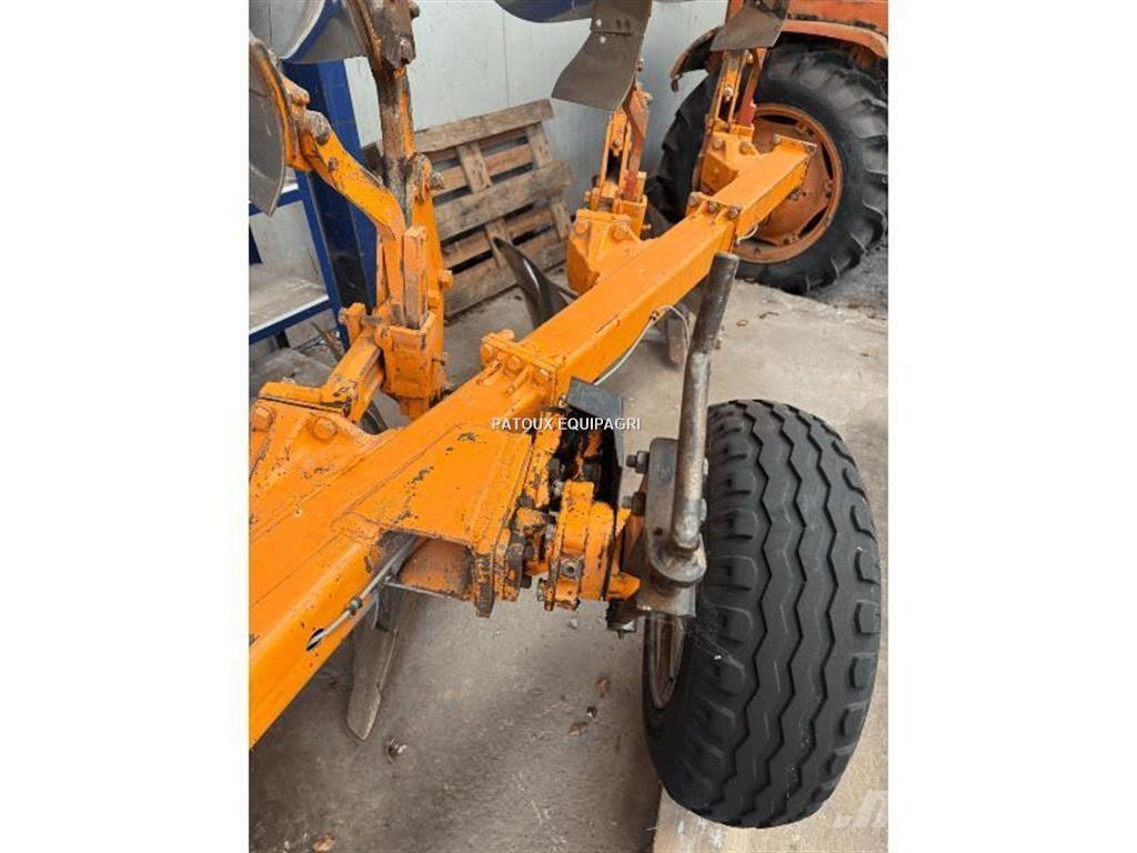 Huard C0410 Konventionelle Pflüge