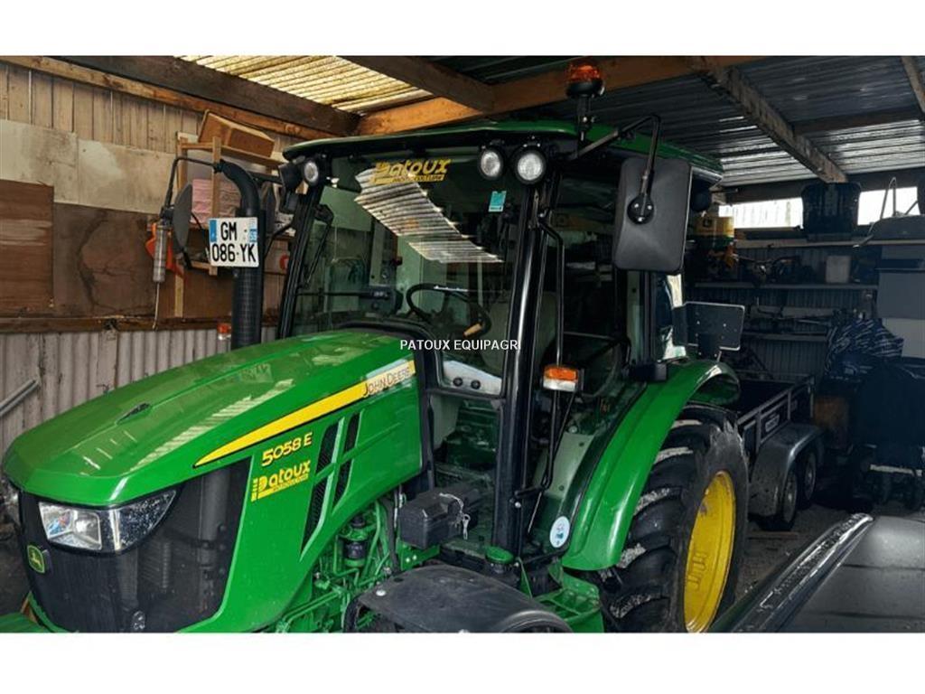 John Deere 5058E Traktoren