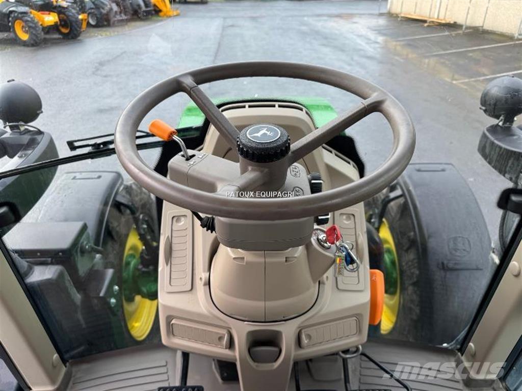 John Deere 6120M Traktoren