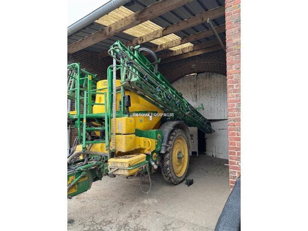 John Deere 832I Anhängespritzen