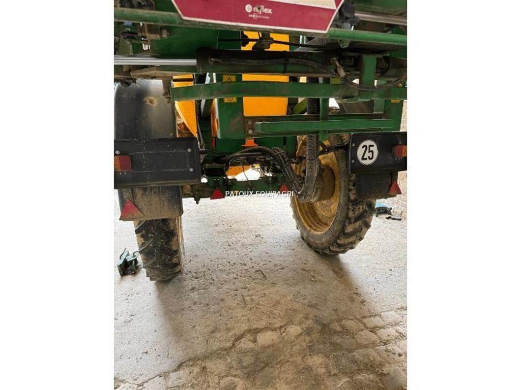 John Deere 832I Anhängespritzen