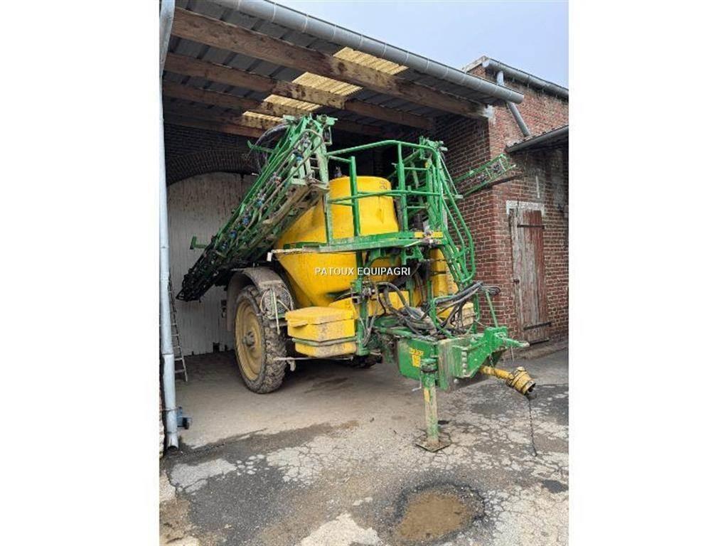 John Deere 832I Anhängespritzen