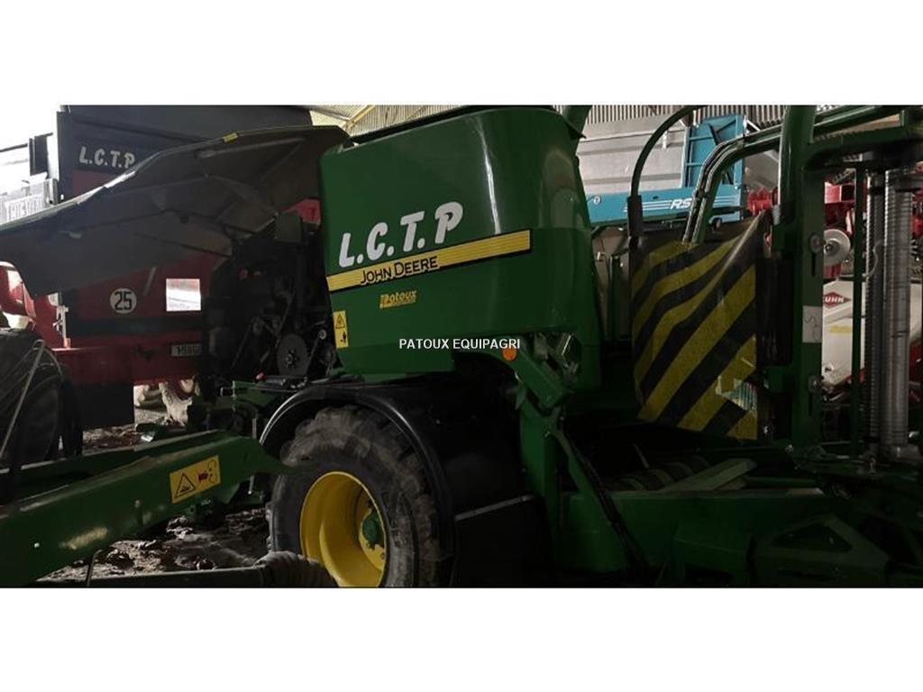 John Deere C441R Rundballenpressen
