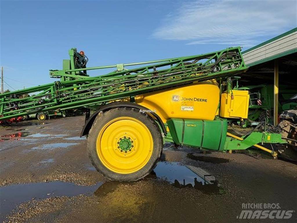 John Deere M740 Anhängespritzen