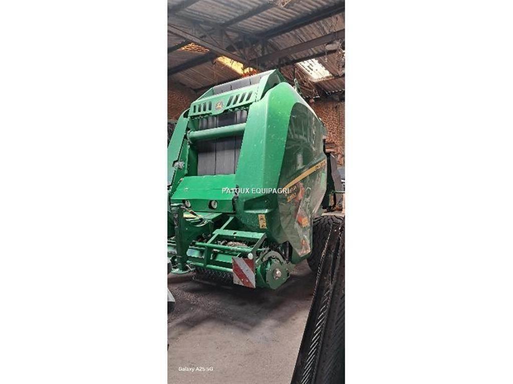 John Deere V461M Rundballenpressen