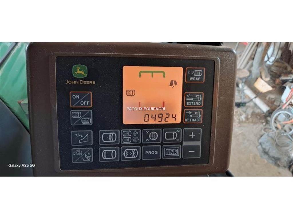John Deere V461M Rundballenpressen