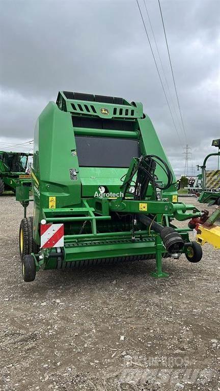 John Deere V461M Rundballenpressen