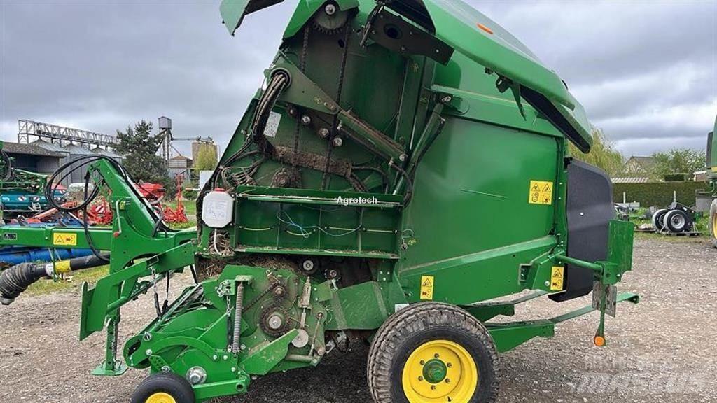 John Deere V461M Rundballenpressen