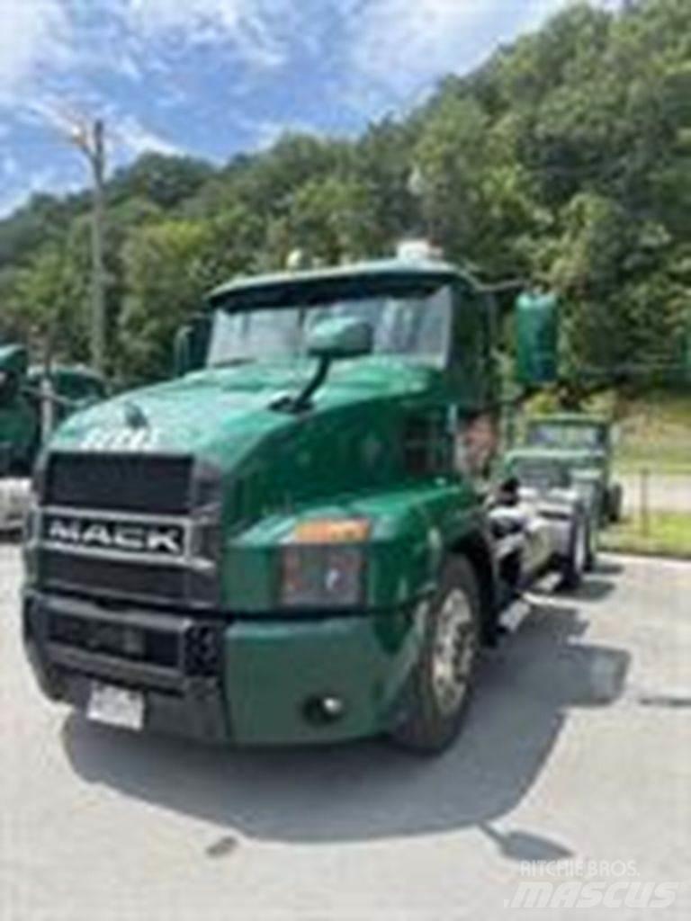 Mack AN64T Sattelzugmaschinen