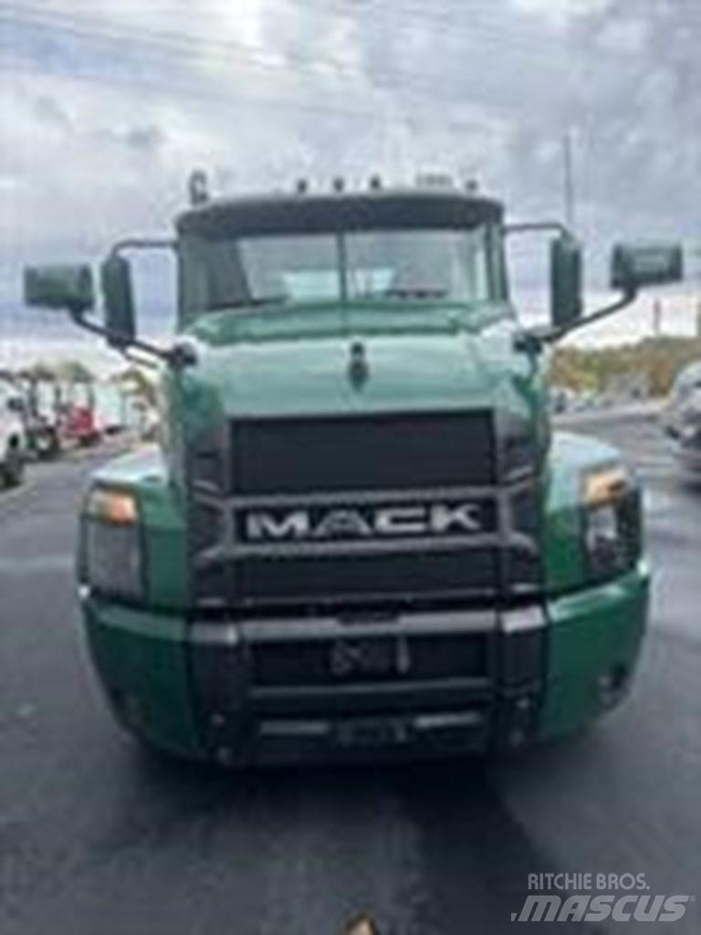 Mack AN64T Sattelzugmaschinen