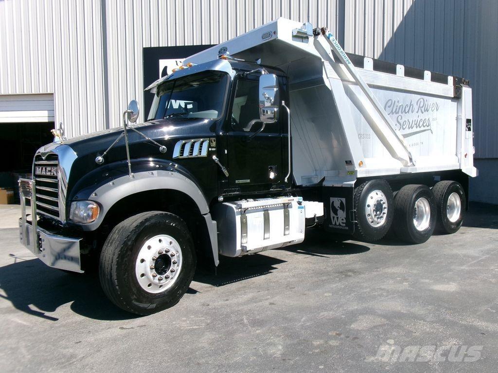 Mack GR64F Kipper