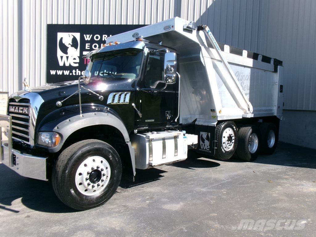 Mack GR64F Kipper