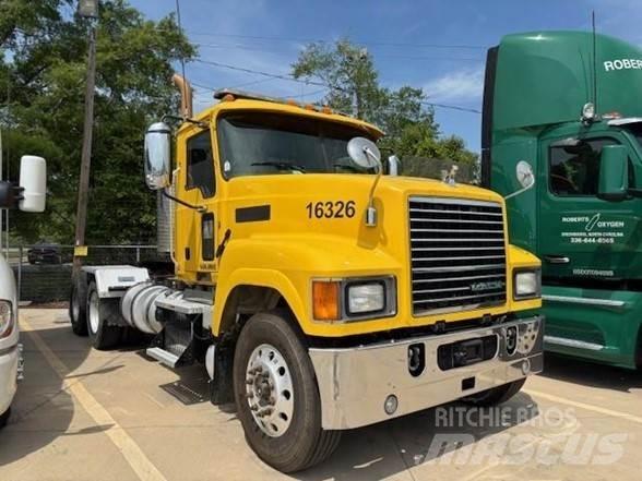 Mack PINNACLE CHU613 Sattelzugmaschinen