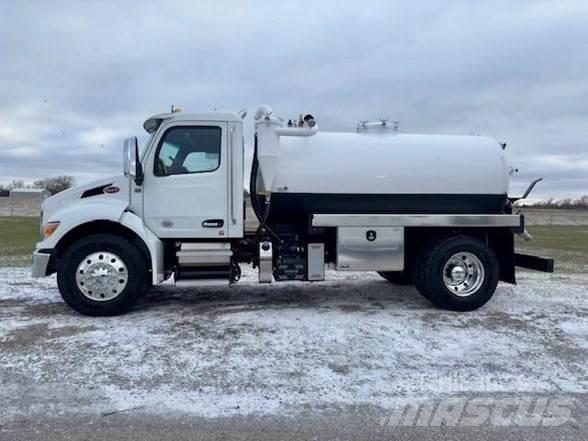 Peterbilt 536 Tankwagen