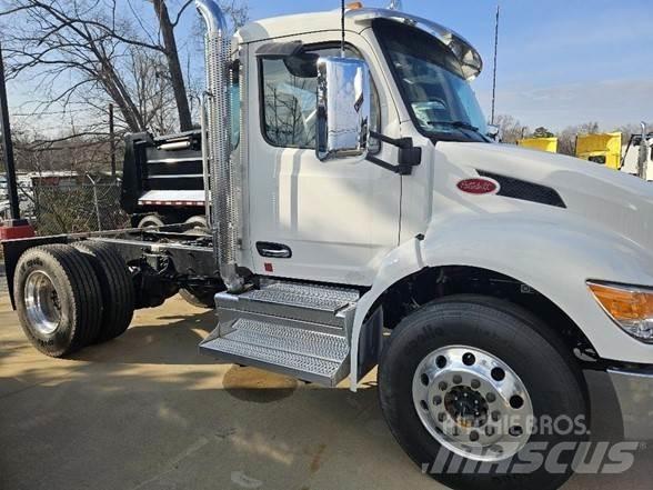 Peterbilt 536 Sattelzugmaschinen