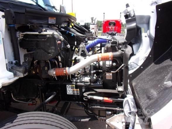 Peterbilt 536 Kofferaufbau