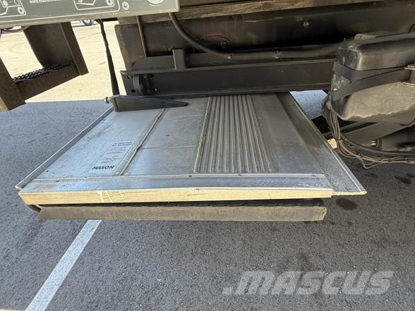 Peterbilt 537 Kofferaufbau