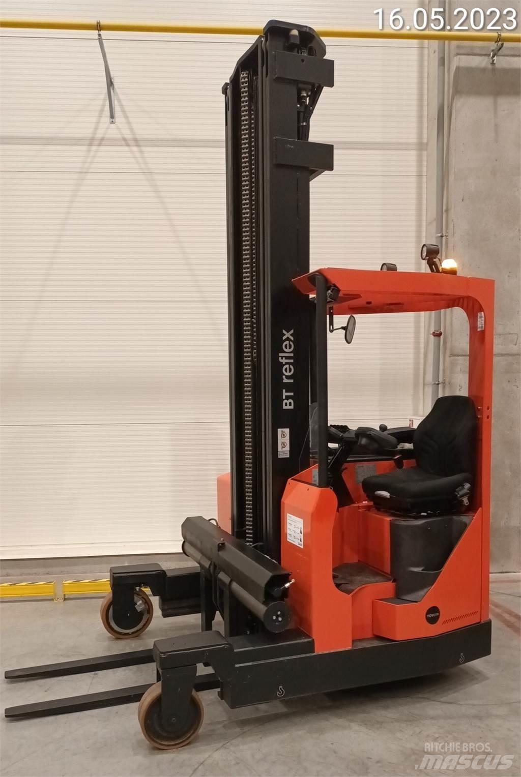 BT FRE270 Schubmaststapler