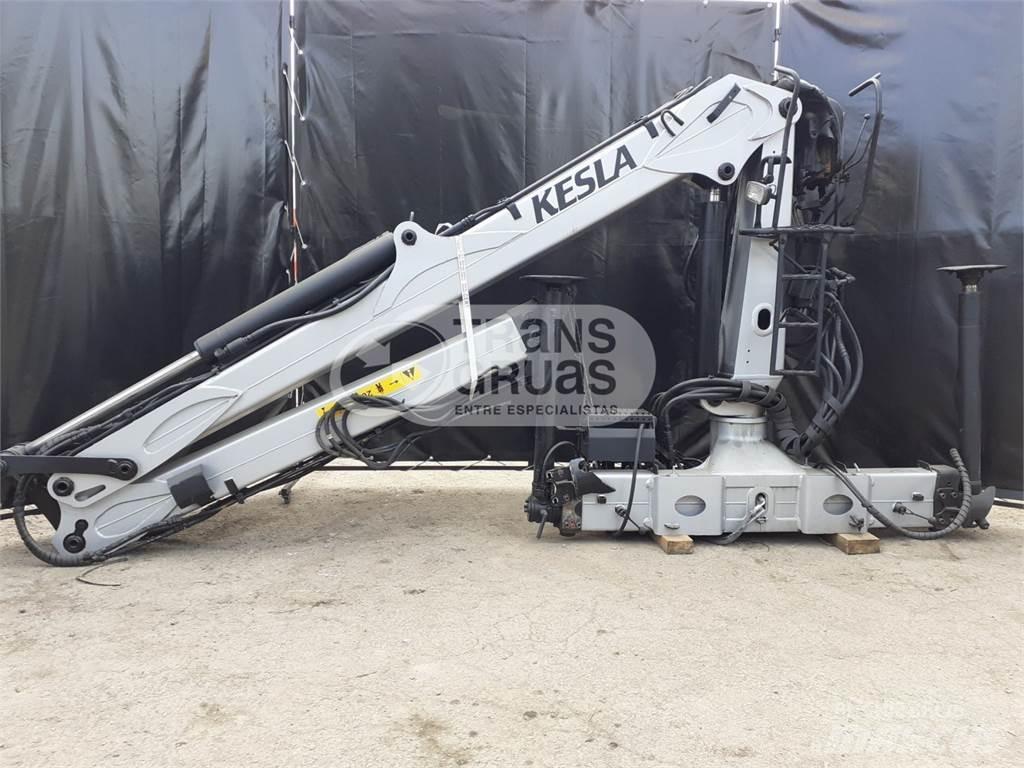 Kesla 2009L Krane und Lader
