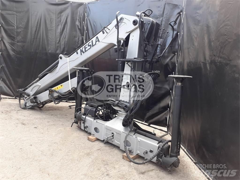 Kesla 2009L Krane und Lader
