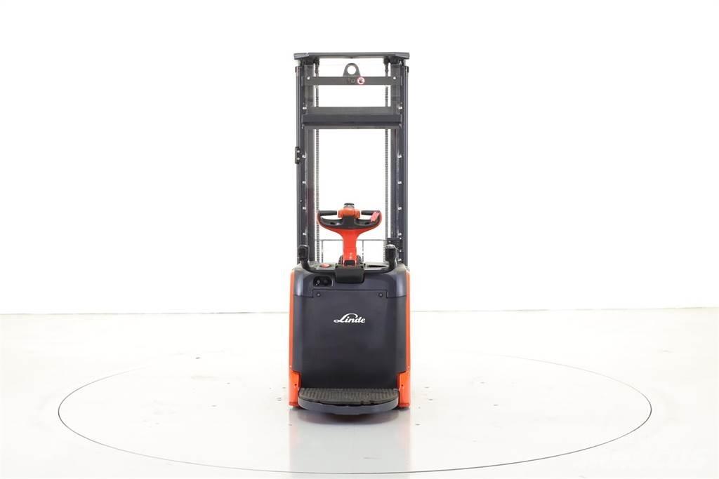 Linde L12AP Zelfrijdende stapelaars
