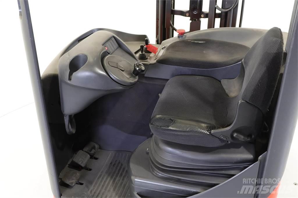 Linde R10CS Schubmaststapler