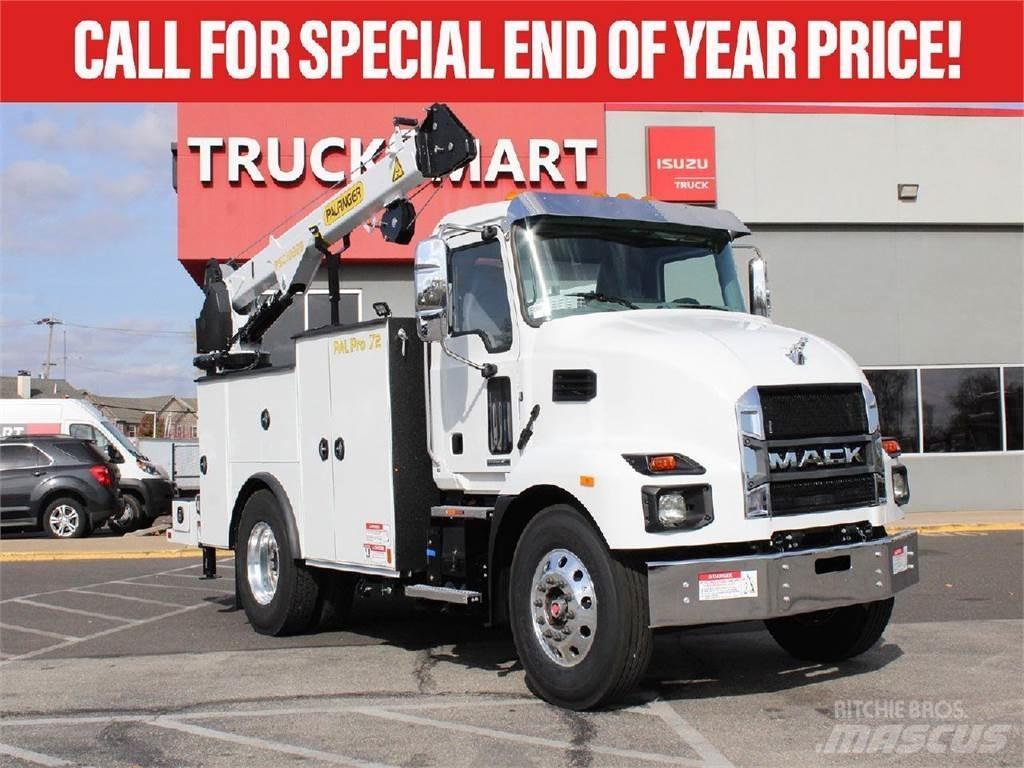Mack MD6 Kranwagen