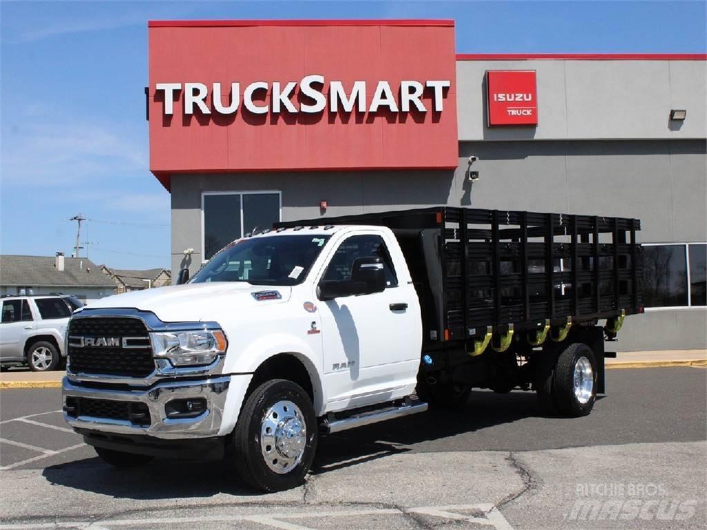 RAM 5500 Pritschenwagen/Pritschenwagen mit Seitenklappe
