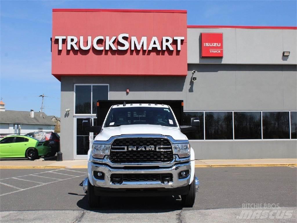 RAM 5500 Pritschenwagen/Pritschenwagen mit Seitenklappe