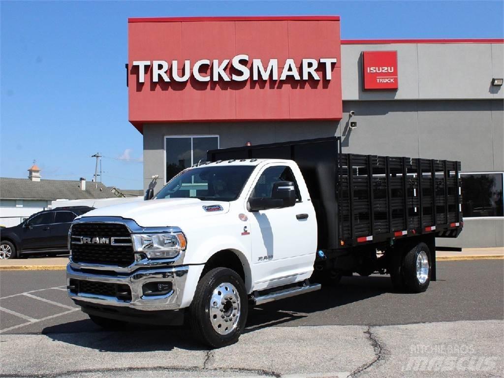 RAM 5500 Pritschenwagen/Pritschenwagen mit Seitenklappe