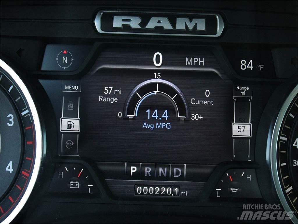 RAM 5500 Pritschenwagen/Pritschenwagen mit Seitenklappe