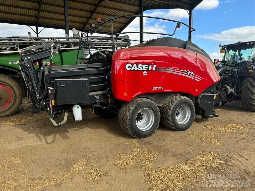 Case IH LB 434 Quaderpressen