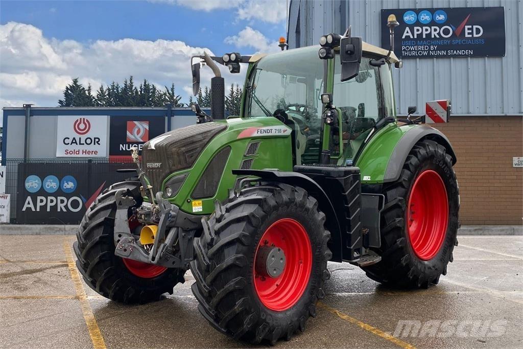 Fendt 718 VARIO S4 Traktoren