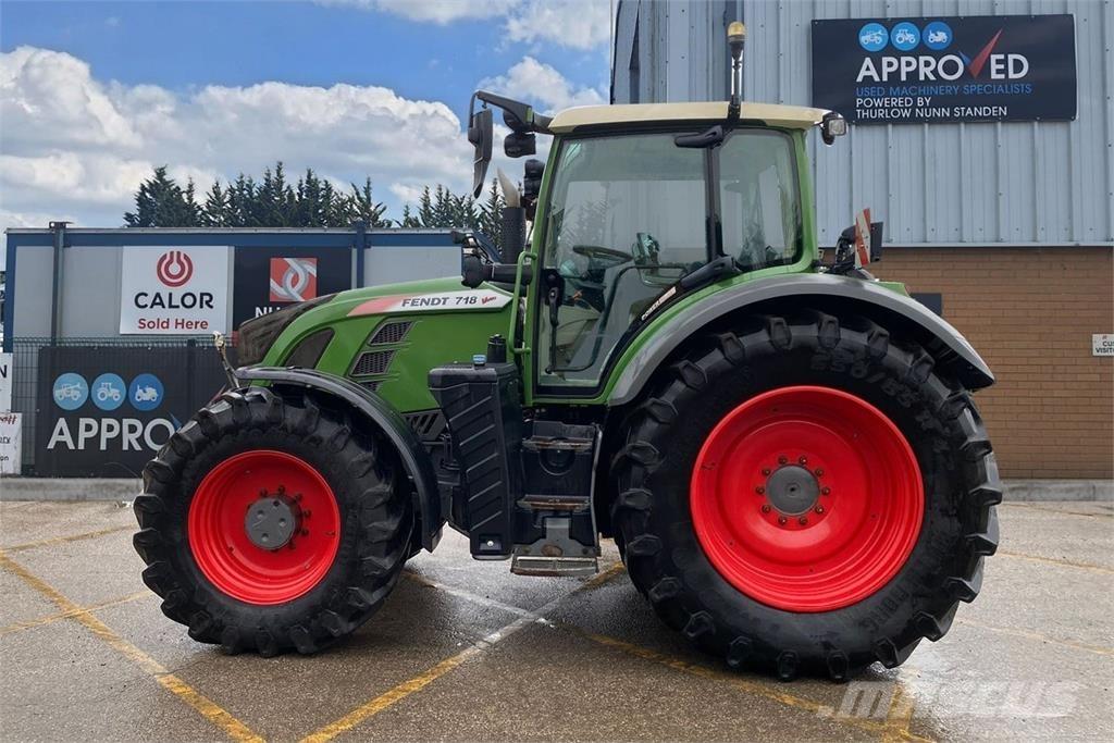 Fendt 718 VARIO S4 Traktoren