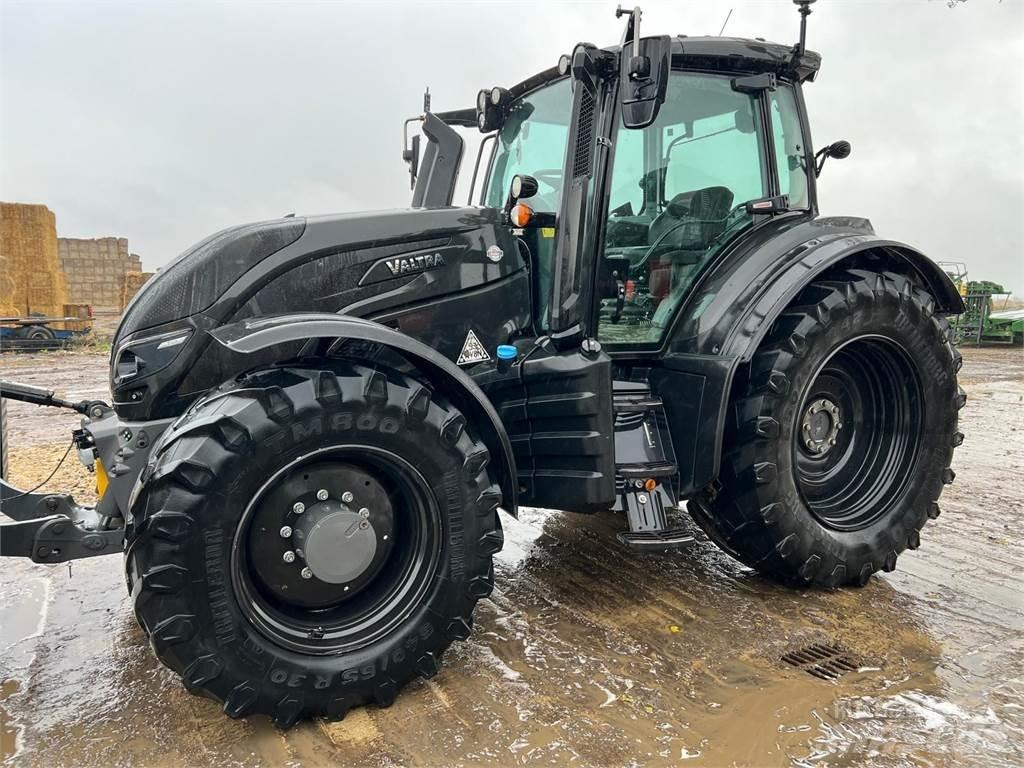 Valtra T174V Traktoren