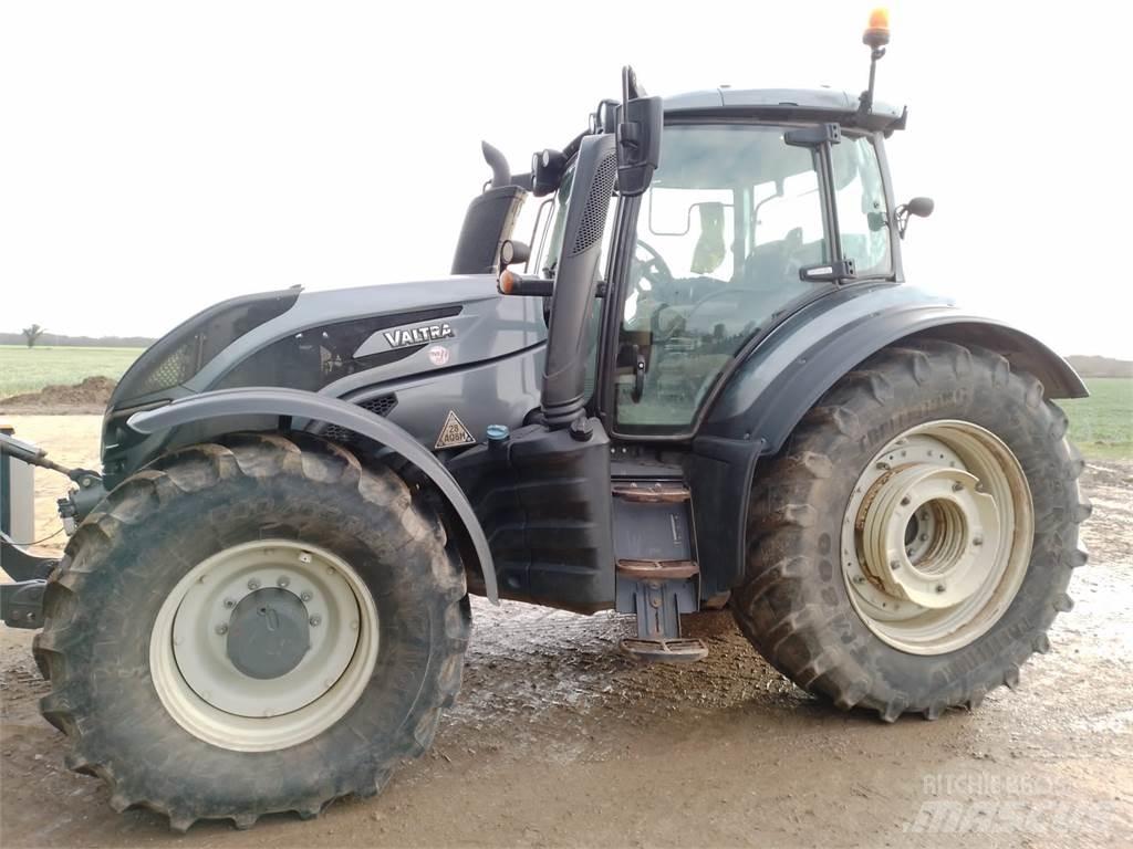 Valtra T254V Traktoren