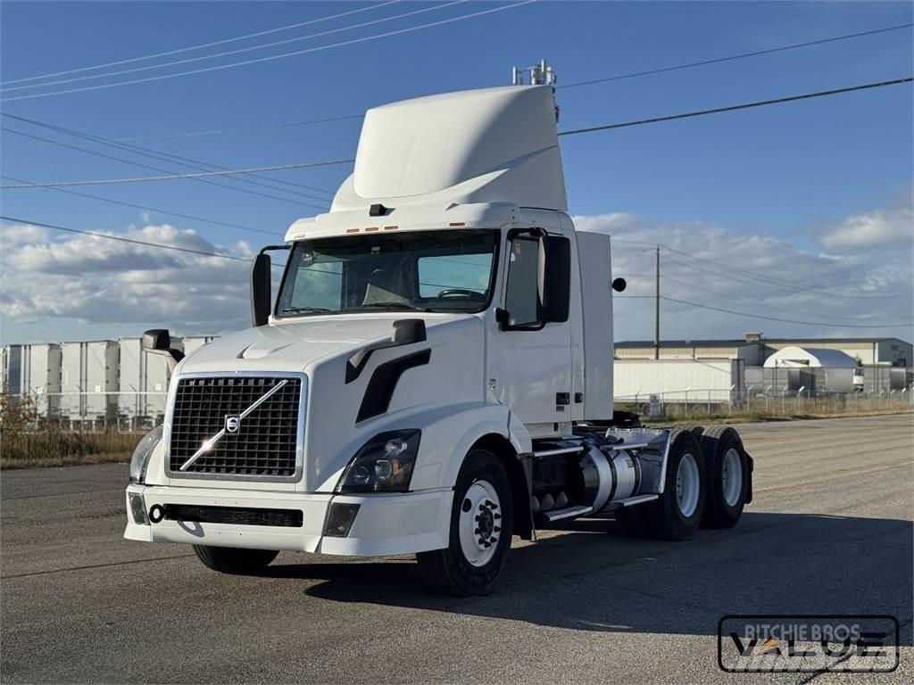 Volvo VNL300 Sattelzugmaschinen
