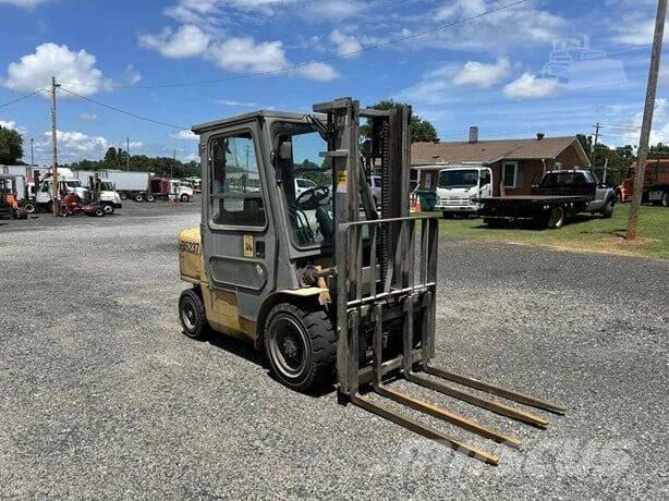 CAT DP30K Sonstige Baumaschinen