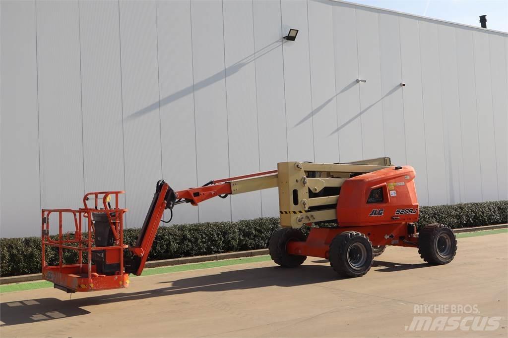 JLG 520AJ Gelenkteleskoparbeitsbühnen