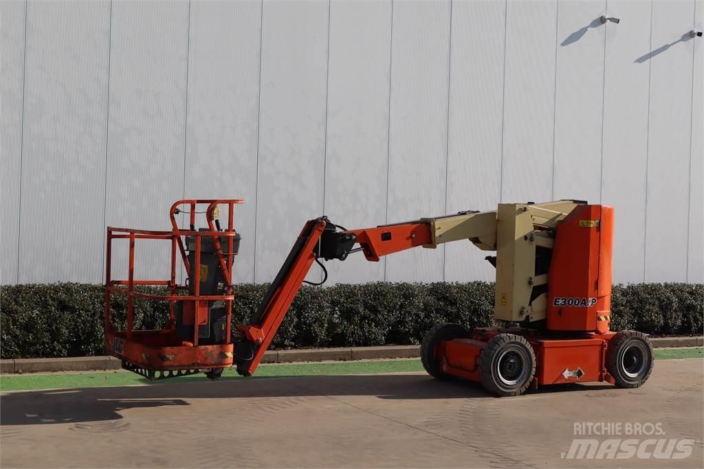 JLG E300AJP Gelenkteleskoparbeitsbühnen