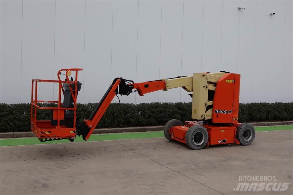 JLG E300AJP Gelenkteleskoparbeitsbühnen