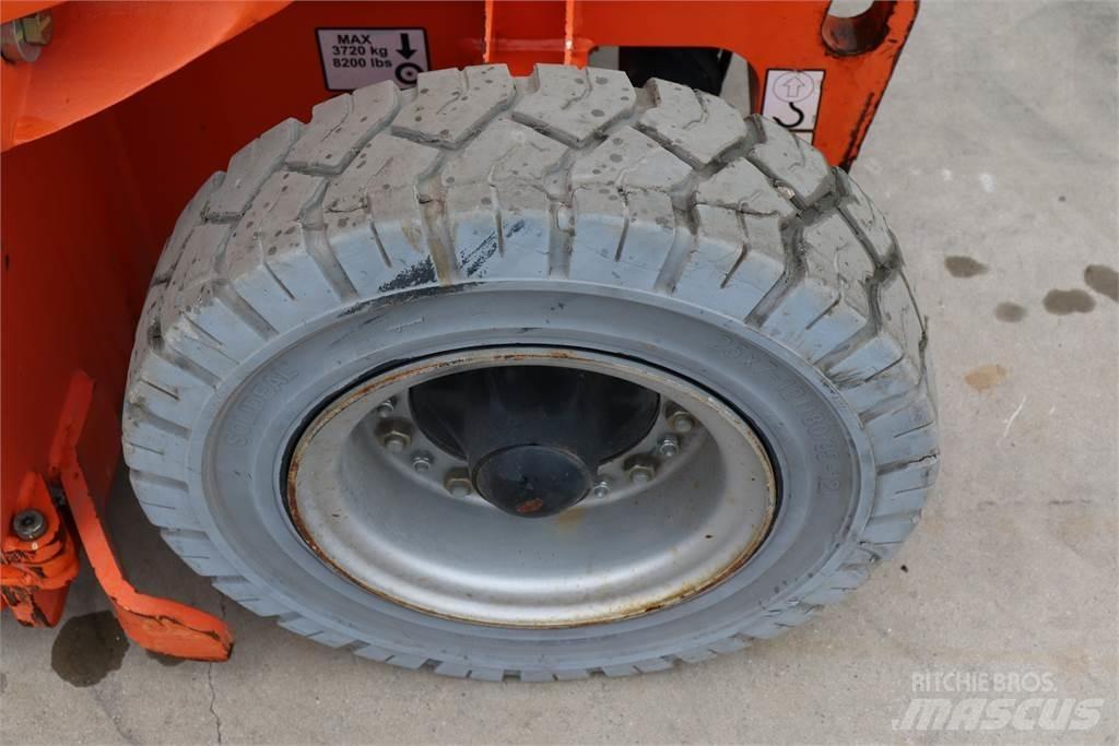 JLG E300AJP Gelenkteleskoparbeitsbühnen