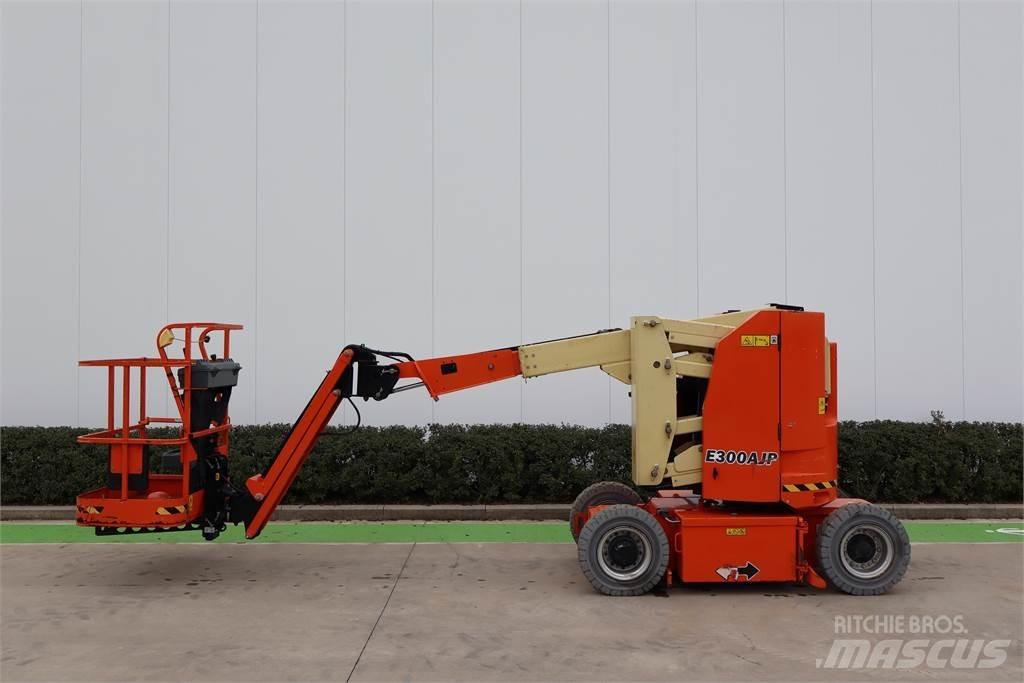 JLG E300AJP Gelenkteleskoparbeitsbühnen